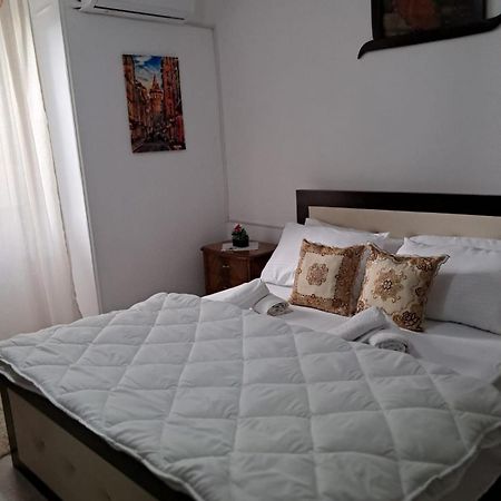 Olivia Guesthouse Gjirokastër المظهر الخارجي الصورة